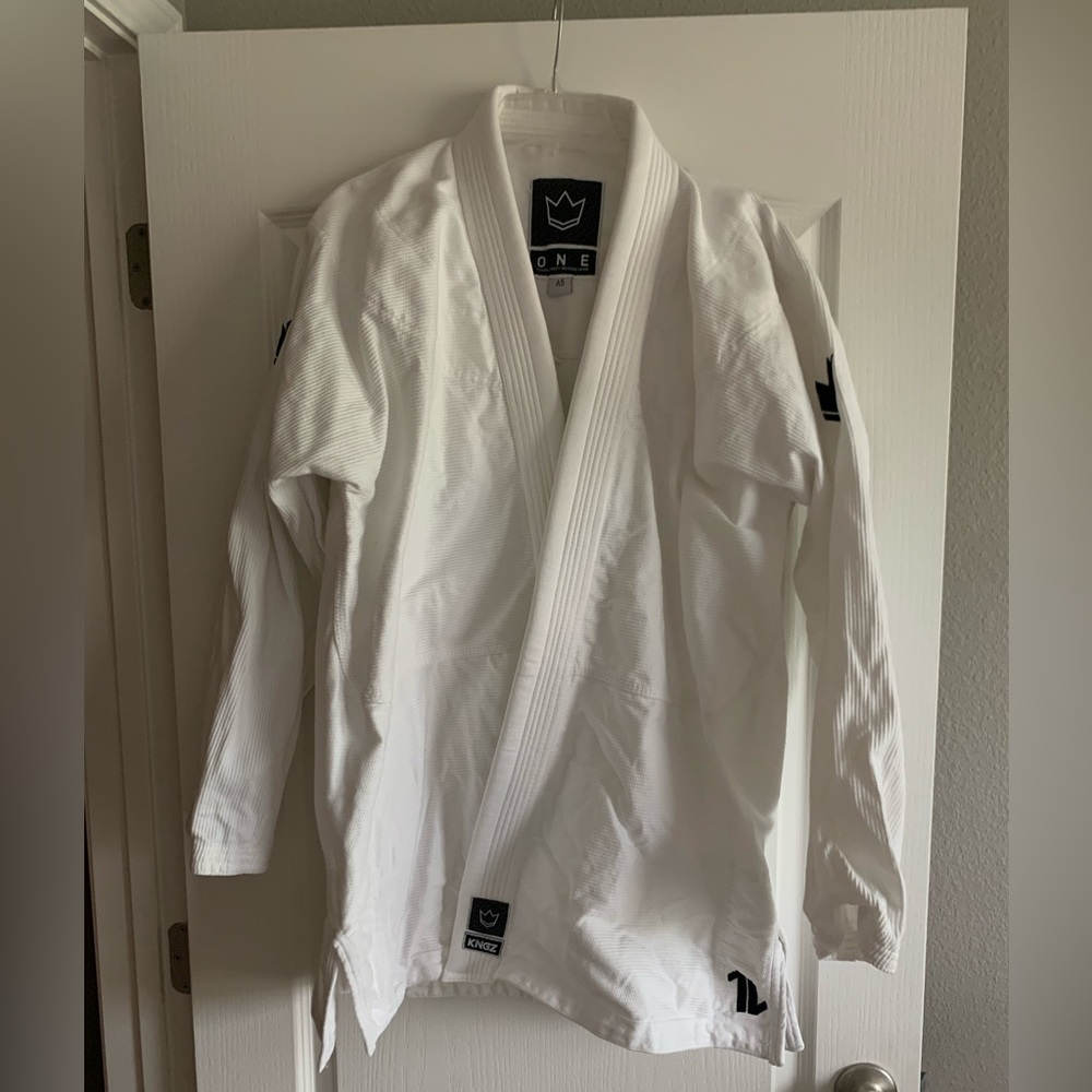 KINGZ white KIMONO size A5